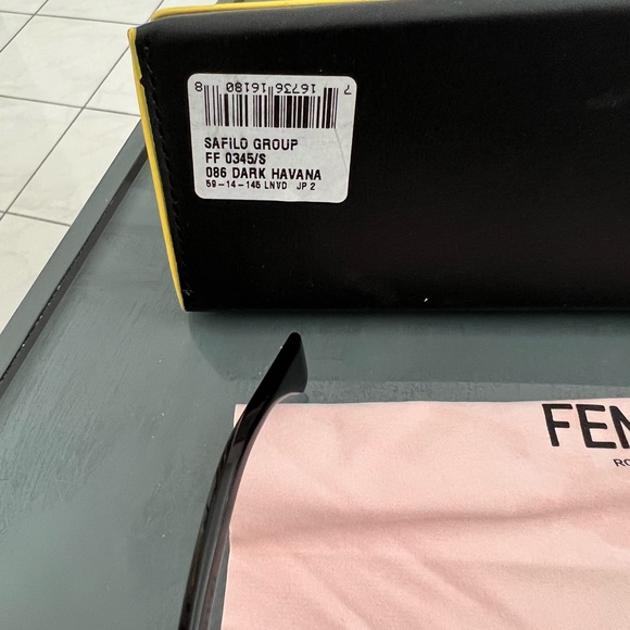 Fendi cat eye dark Havana sunglasses. Authentic and brand new. Perfect condition - Picture 7 of 10